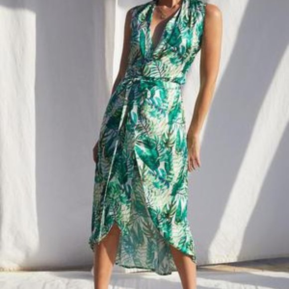 Red Palm Print Sleeveless Wrap Dress - Picture 5 of 11